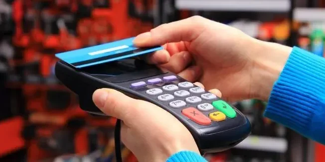 Platna kartica postavljena na POS uredjaju